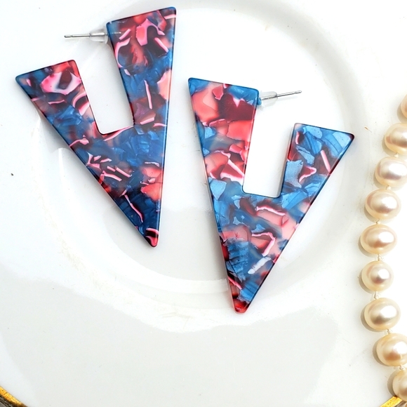 💫5/$25 Stunning Abstract Earrings 💛 - Picture 1 of 3